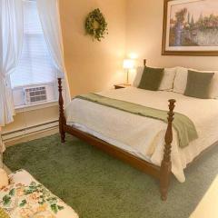 Elegant 2BR Apt w 2 Bathrooms in Historic Hamlet by Berkshires & Hudson Valley, Walk to Restaurants