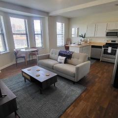 Amazing 1 BR Apt In City Center