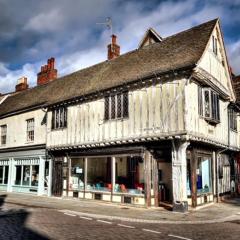 Captivating Tudor 2 Bedroom Apartment in Ipswich