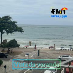 Flat Vista Mar - Praia do Morro - prédio frente Mar - varanda vista mar - elevador - atravessou a avenida, ja esta na Praia - internet - com garagem para carro pequeno