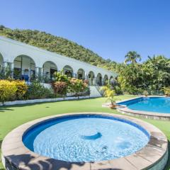 AFFORDABLE ISLAND ESCAPE! Queen Studio, Nelly Bay