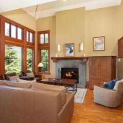 Taluswood The Heights 18 - Mountain Chalet w/ Hot Tub, BBQ, & Tranquil Views - Whistler Platinum