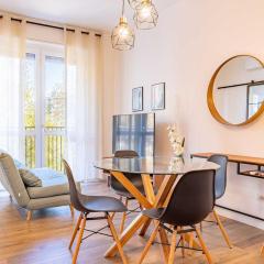 Stylish Flat Bisceglie M1