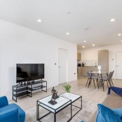 Central 2BR Urban Haven Rooftop Terrace
