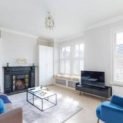 Tranquil 2BR Fulham Gem with Terrace Near Shops