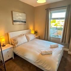 Sandy Shores Holiday Home - Great for family stays and contractors
