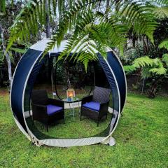 Romantic Retreat, Pop up Dome at your own private yard, Outdoor shower, firepit, 5 min to Hawaii Volcano park