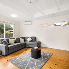 Cabinesque Comfort - A Refreshing Beachside Retreat
