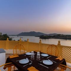 Atrangi Hotel & lakeview cafe at PICHOLA LAKE by JD