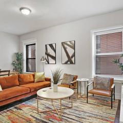 Enchanting 2BR Chicago Haven with In-unit Laundry - 53rd St 3