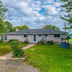 Lakeside Living - BBQ Fun, Boat Deck and Playground