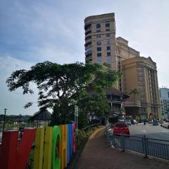 Riverbank Suites Kuching Waterfront