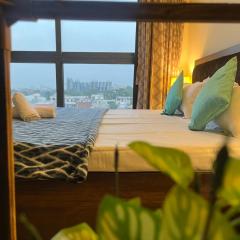Modern 1 Bedroom Studio Prakrit Stays @ City Centre With Pool + Fort View + Free Wifi