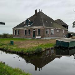 Beautiful farmhouse near Amsterdam center