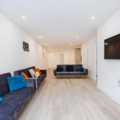 2&3 Bedrooms near EXCEL London - Modern Spacious Apartment For Larger Groups
