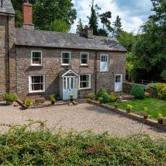 4 Bed in Hay-on-Wye Town BN116