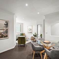 Luxury 2 Bedroom Apartment - Heart of Hobart CBD