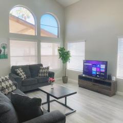 Pool House Newly Remodeled 3bed 3bath Near DT Summerlin and Red Rock