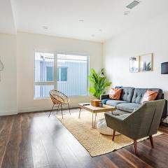 Hollywood 3br nr coffee movies hiking LAX-1155