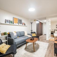 Modern 2BR Apt - Close to Trinity Bellwoods Park