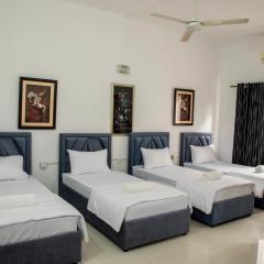 Funk Bunks - By The Lake Hostel