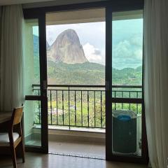 Suíte Vista Azul - Frente para Pedra Azul