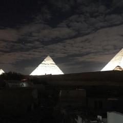 Pyramids Lounge Guest House