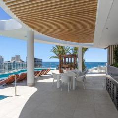 Luxury 2 Bedroom Apartment with Sky pool