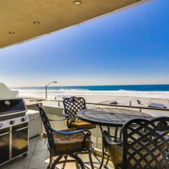 Ocean view, two-level condo with stunning view, decks, fast WiFi & fireplace