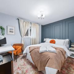 Large & Sunny Private bedroom in Villa