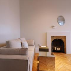 Contemporary 1BD Flat wView of Edinburgh Castle!