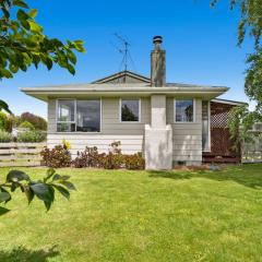 Green Grove - Carterton Holiday Home