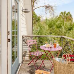 The Chapel Carriage House Suite C by AvantStay Gorgeous Character Home in Historic DT w Hot Tub