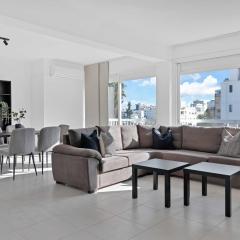 Phaedrus Living: Romanou Modern City Center Flat