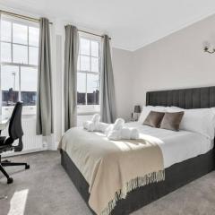 Luxury 3 bedroom apartment in the heart of High Street Kensington, London.