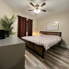 Venetian La Jolla One bedroom condo luxury furnished near beach and UTC mall