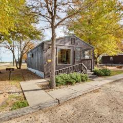 Kerens Studio Cabin with Reservoir Access!