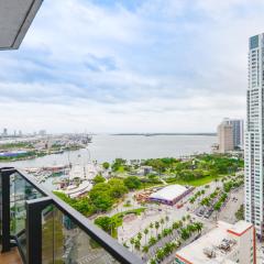 Studio with a City View Near Bayside