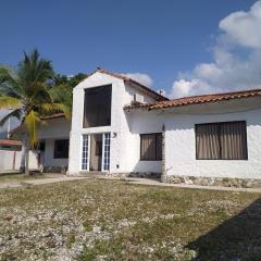 Casa grande Santa Marta, con Playa Privada