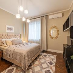 3 BDR - Top Center Artistic Apartment - 115 m2