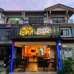 84 Bar & Guest House Room 3