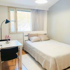 Private rooms near metro, free parking