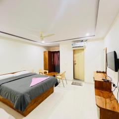 Royal Care With Greenery Comforts