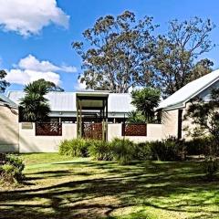 Huge house Your Hunter Valley Wine Staycation !