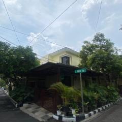 OYO 93444 Damia Homestay Syariah