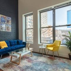 Chicago 2BR City Escape with Optional Parking Near McCormick Place, Navy Pier, Shedd Aquarium, and Millennium Park