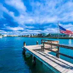 Beautiful Waterfront Beach Condo With Dock