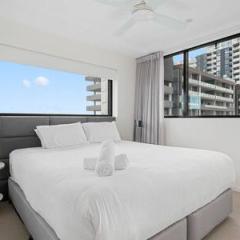 Opposite lush park playground, Portside 2BR FPKG