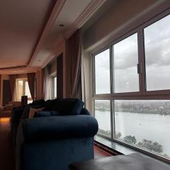 Apartment with a Nile View, Cairo, Maadi- شقه مطله بالكامل على النيل مباشره