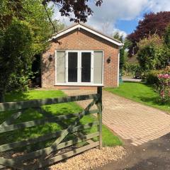 Inviting 2-Bed fully Furnished House-High Wycombe